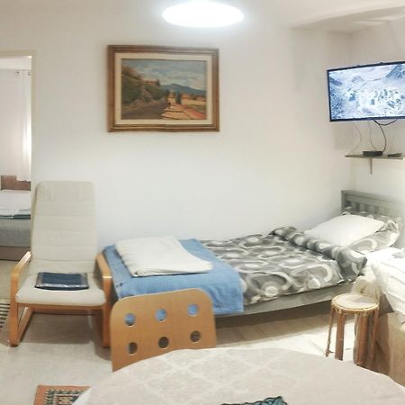 B&B Family Basement Apartment, Breakfast, Free Parking, 5Km From Tulln Chorherrn Ngoại thất bức ảnh