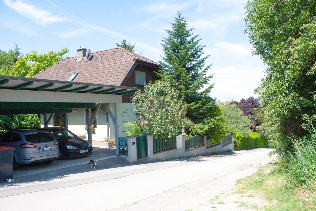 B&B Family Basement Apartment, Breakfast, Free Parking, 5Km From Tulln Chorherrn Ngoại thất bức ảnh