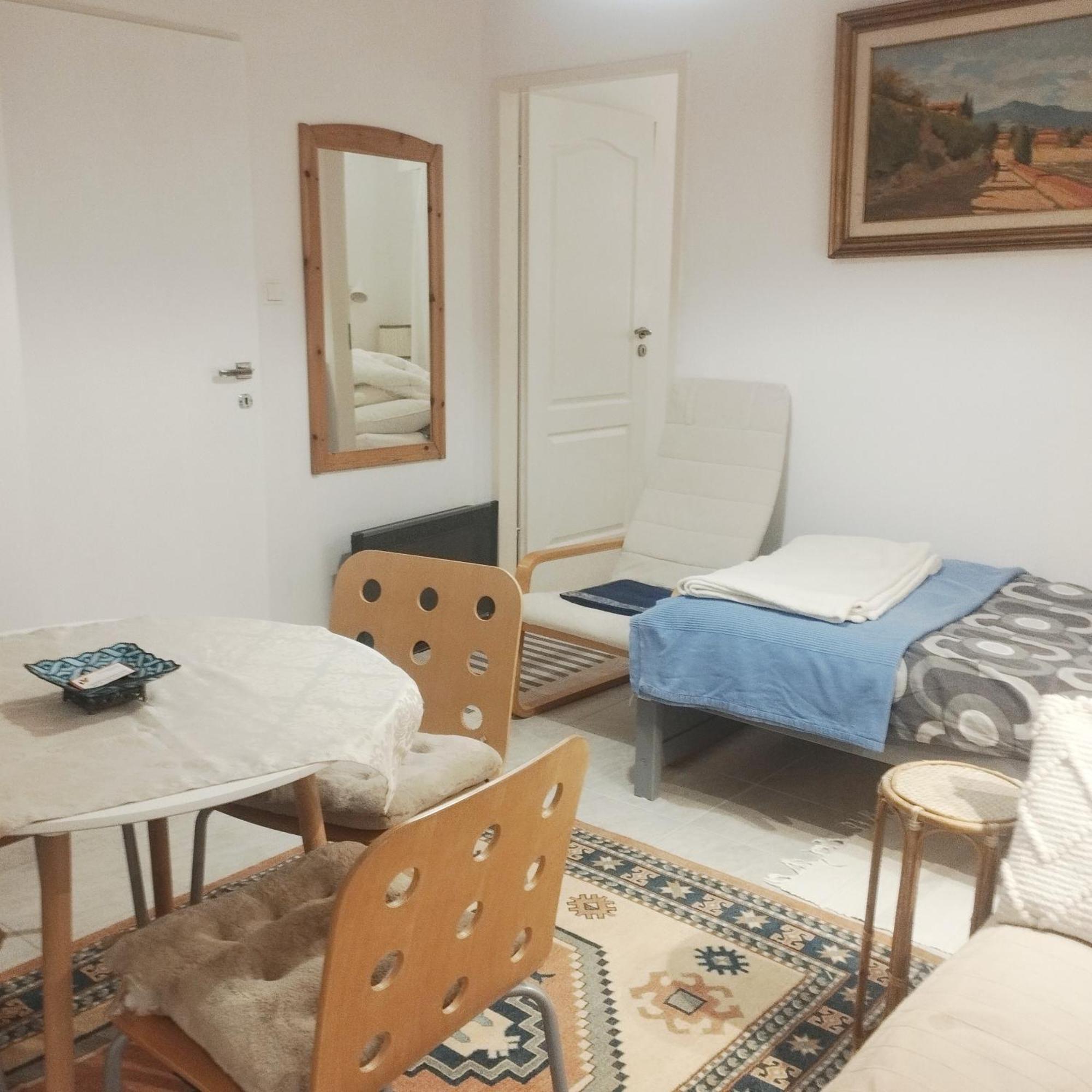 B&B Family Basement Apartment, Breakfast, Free Parking, 5Km From Tulln Chorherrn Ngoại thất bức ảnh