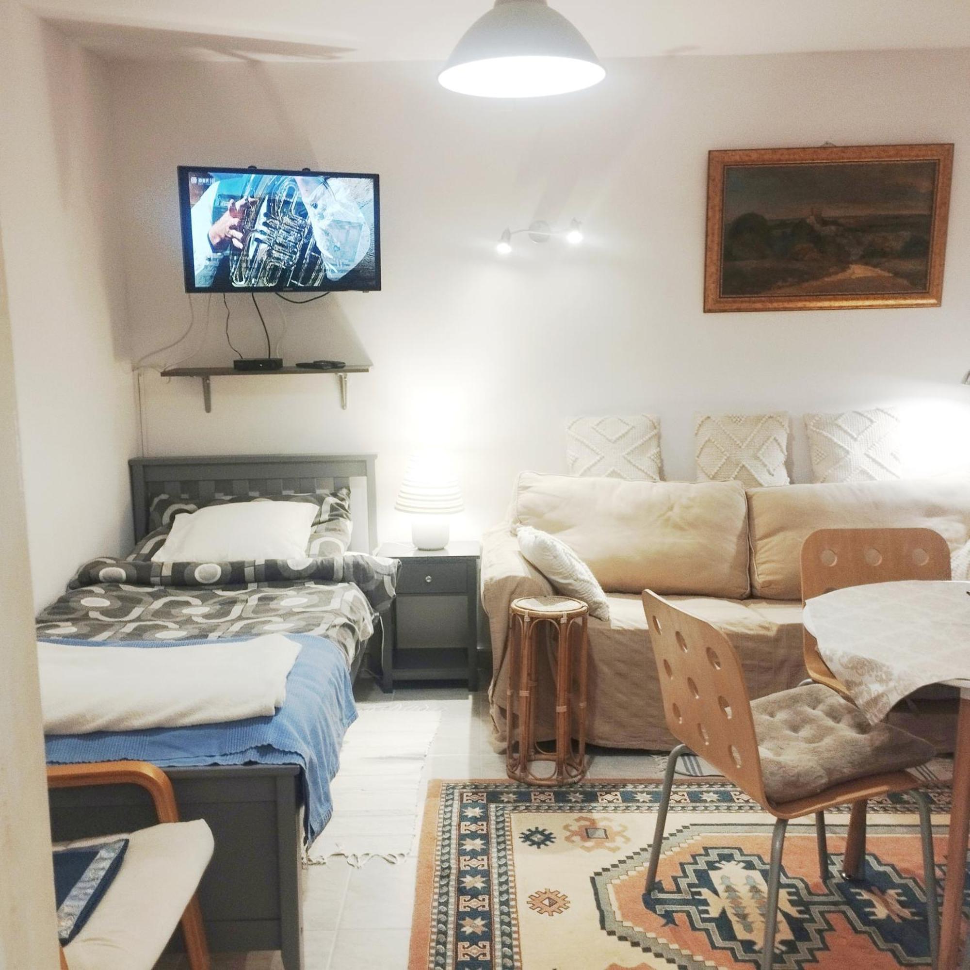 B&B Family Basement Apartment, Breakfast, Free Parking, 5Km From Tulln Chorherrn Ngoại thất bức ảnh